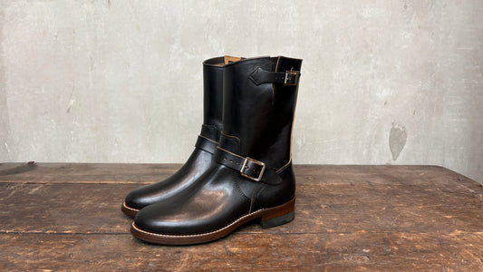 売れるたびに在庫が減っていくブーツ、Engineer boots ～Flagship Store～